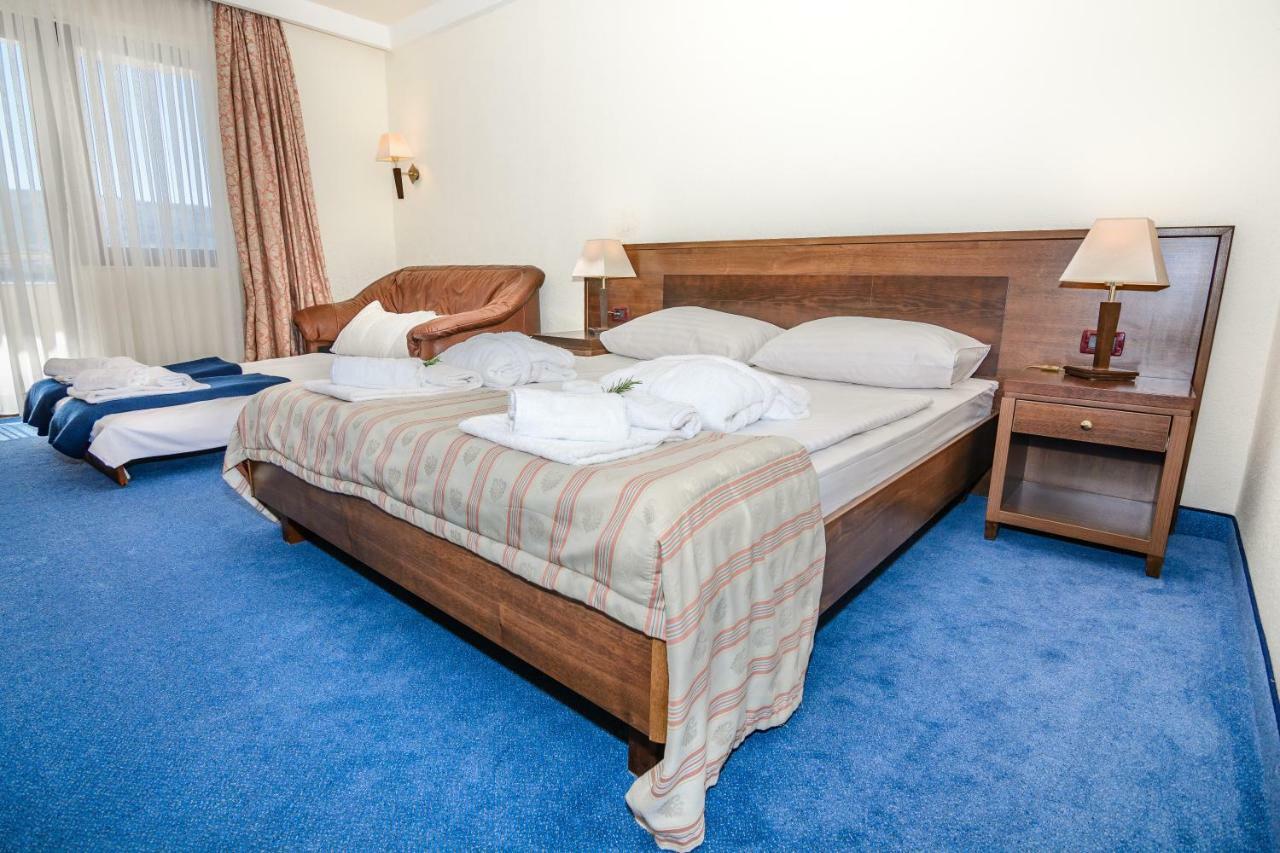 Family Hotel Pagus Pag Town Dış mekan fotoğraf